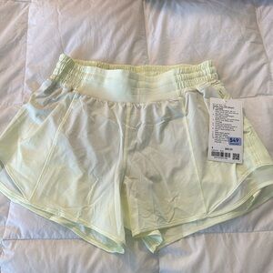 NWT Lululemon hotty hot short 8 tall